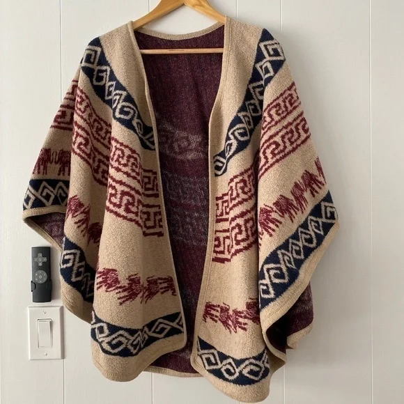 𝅺SOFT cape shawl poncho with elephant design - Picture 2 of 7